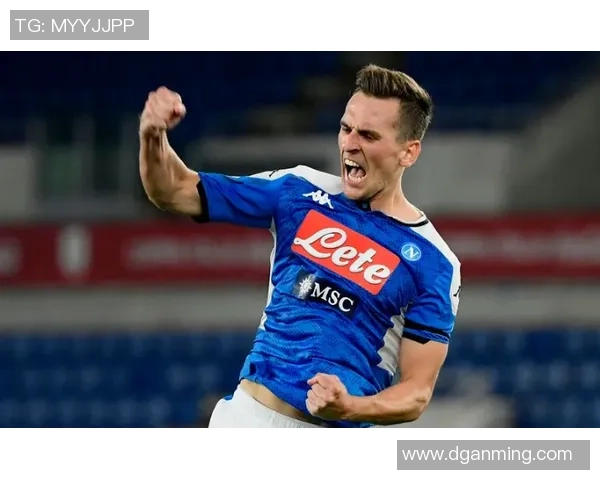 世界足坛5号位球星大揭秘：从历史巨星到当代先锋的辉煌之路